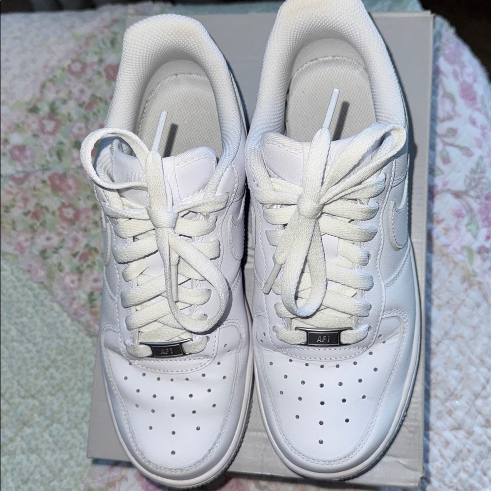 Nike Air Force 1 '07 White Sneakers 6.5 - Picture 12 of 16